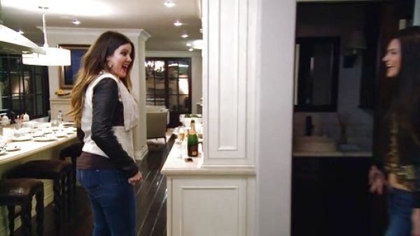 Khloe Kardashian's Leather Sleeve Jacket on Keeping Up With The Kardashians