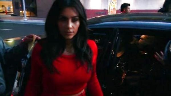 Kim Kardashian's Knit Sweater on Keeping Up With The Kardashians