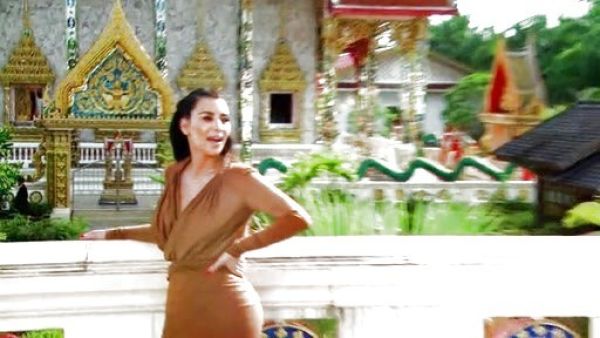 Kim Kardashian's Maxi Skirt on Keeping Up With The Kardashians