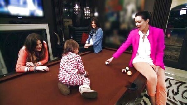 Kim Kardashian's The Looker low-rise skinny jeans on Keeping Up With The Kardashians