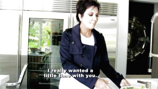 Kris Jenner's White T-shirt on Keeping Up With The Kardashians