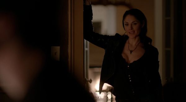 Krystal's Black Steel Triangle Necklace on The Vampire Diaries