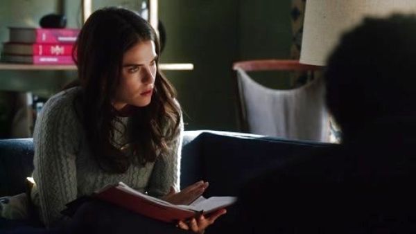Laurel Castillo's Cable Cropped Cashmere Sweater on How to Get Away With Murder