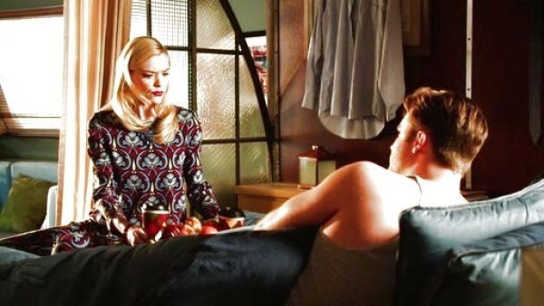 Lemon Breeland's Long Sleeve Printed Top on Hart of Dixie