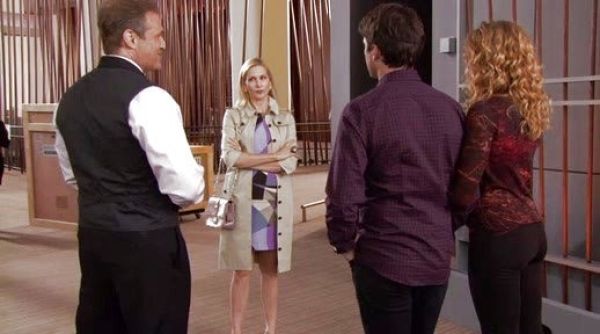 Lily Van Der Woodsen's Long Cotton Gabardine Trench Coat on Gossip Girl