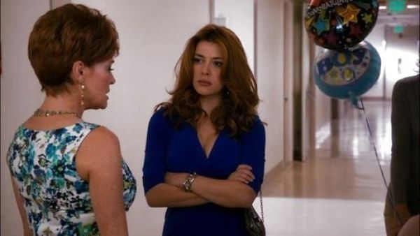 Louise Ellis's Long Sleeve Wrap Dress on Revenge