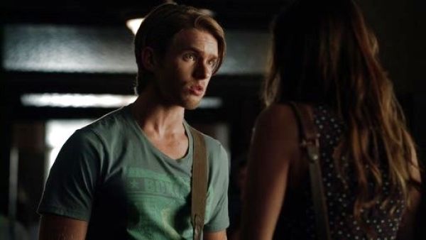 Luke Parker's Boxing Poster T-Shirt on The Vampire Diaries