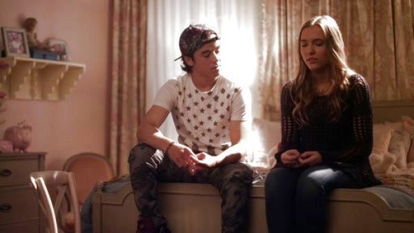 Maddie Conrad's Annabelle Crochet Pullover on Nashville