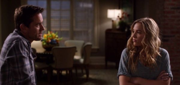 Maddie Conrad's 'Free Falling' Shirttail V-Neck Tee on Nashville