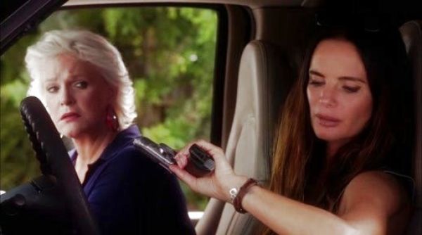 Madeline Westen's Hoop Earrings on Burn Notice