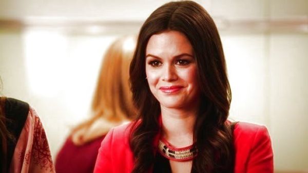 Magnolia Breeland's 'Bijoux Encolure' Embellished Top on Hart of Dixie