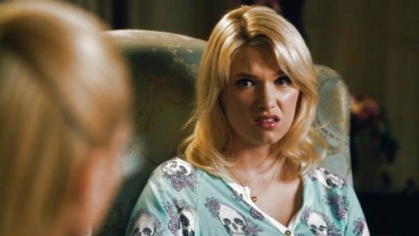 Magnolia Breeland's 'Floral Skully' Sleep Shirt on Hart of Dixie