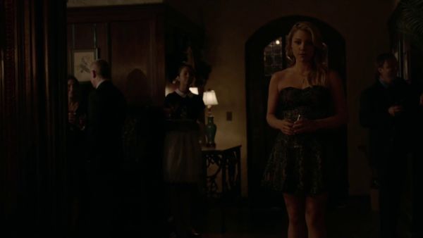 Mary Louise's Lace Strapless Dress on The Vampire Diaries