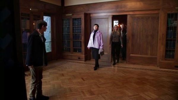 Mary Margaret Blanchard / Snow White's bekki turtleneck on Once Upon A Time 