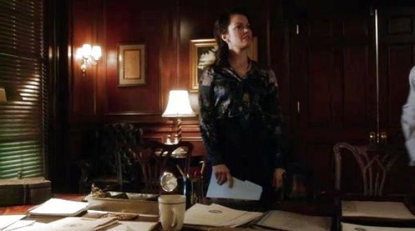 Mellie Grant's Carmen Print Blouse on Scandal