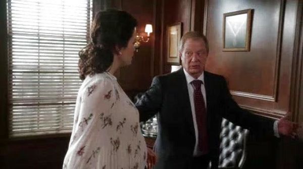 Mellie Grant's Oliv Tropical Ditsy Print Top on Scandal