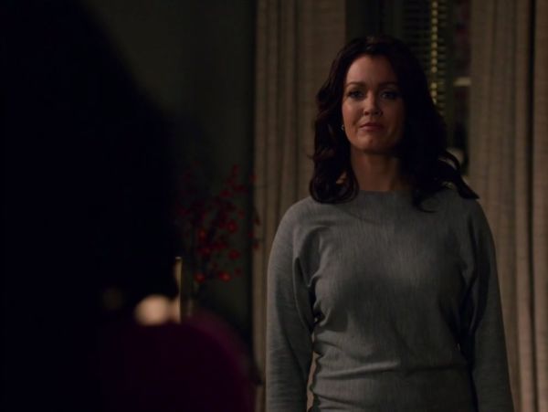 Mellie Grant's Saxxon Wool Sweater on Scandal