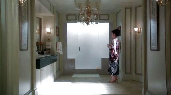 Mellie Grant's 'Xianado' Robe on Scandal