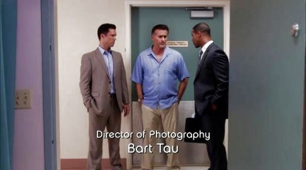 Michael Westen's 2-button Suit on Burn Notice