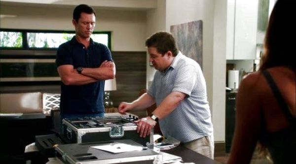 Michael Westen's Dark Blue Polo on Burn Notice