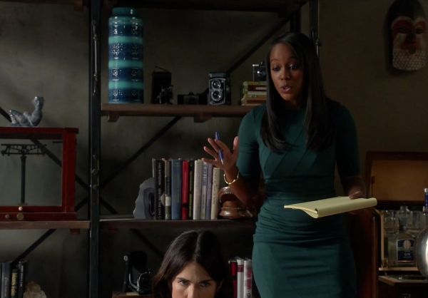 Michaela Pratt's Corie Seam Detailed Dress on How to Get Away With Murder
