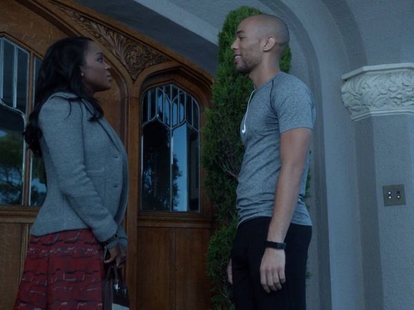 Michaela Pratt's Skylar Sweater Blazer on How to Get Away With Murder
