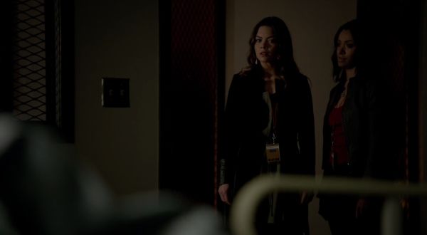 Nora Hildegard's Vita Vine Coat on The Vampire Diaries