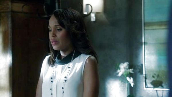 Olivia Pope's Contrast Collar Crepe Top on Scandal