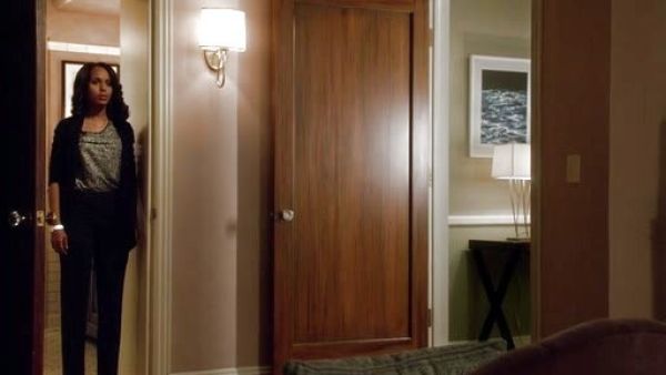 Olivia Pope's Epaulet Cardigan on Scandal