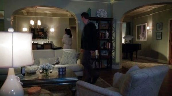 Olivia Pope's Honeycomb Cardigan on Scandal