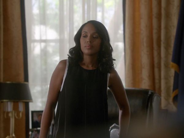 Olivia Pope's Round-Neck Double-Layer Tank Top on Scandal