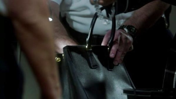 Olivia Pope's Saffiano Lux Double-Zip Tote on Scandal
