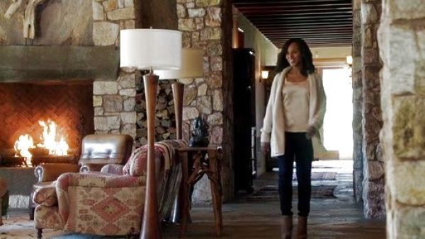 Olivia Pope's Suede Platform Ankle Boots on Scandal