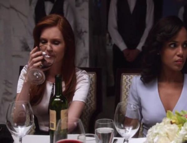 Olivia Pope's V-neck wool and silk-blend dress on Scandal