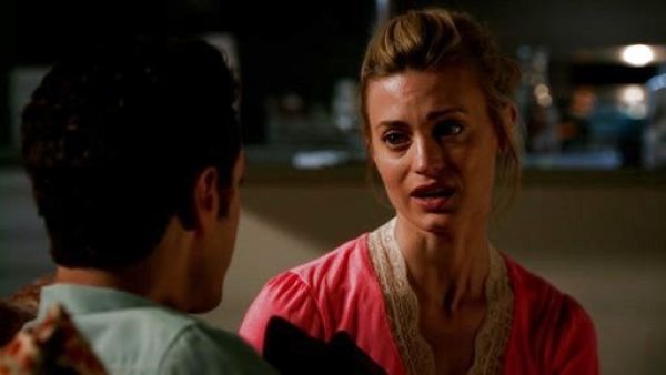 Paige Collins's Hannah Cuff Robe on Royal Pains