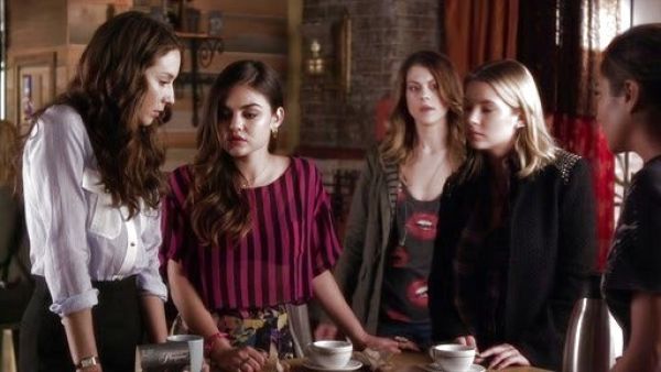 Paige's The Capetown Safari Jacket on Pretty Little Liars