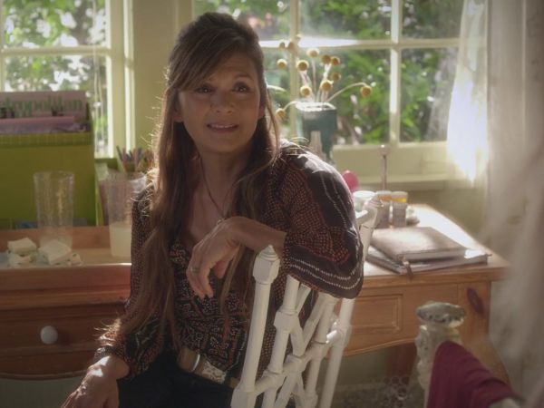 Pam Fields's Kaylee Peasant Top on Pretty Little Liars