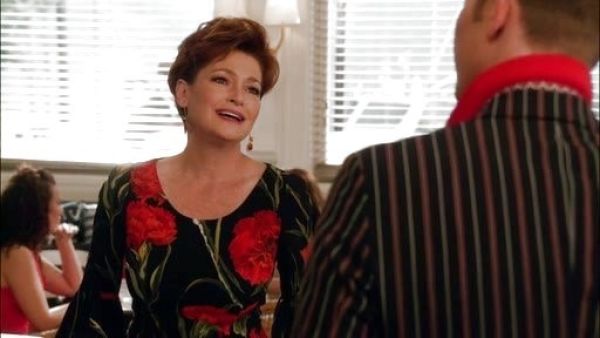 Penelope Ellis's Floral-Print Crepe Dress on Revenge