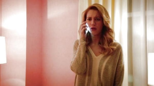 Petra Solano's Cashmere Two-Tone V-Neck Sweater on Jane the Virgin