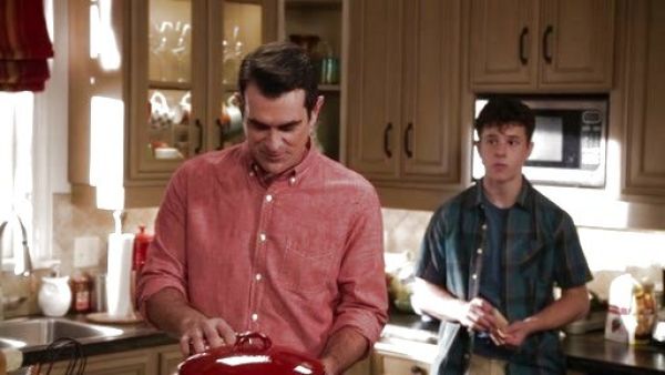 Phil Dunphy's Slim Japanese chambray shirt in sunwashed red on Modern Family