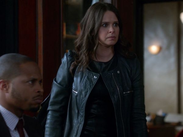 Quinn Perkins' Bacuri Washer Leather Jacket on Scandal