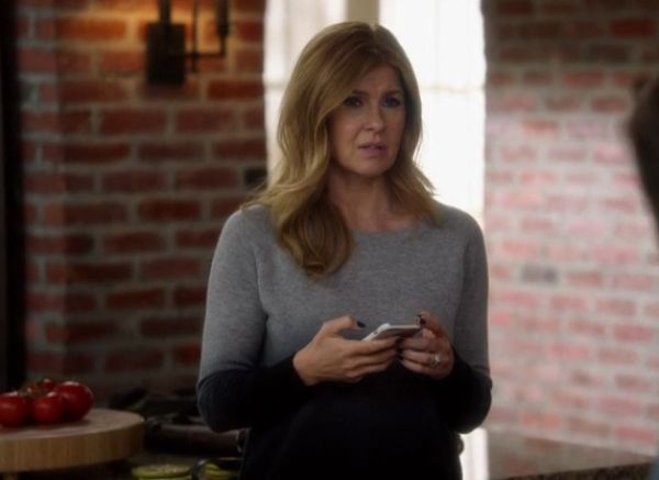 Rayna Jaymes's Raglan Dip Dye Sweater on Nashville