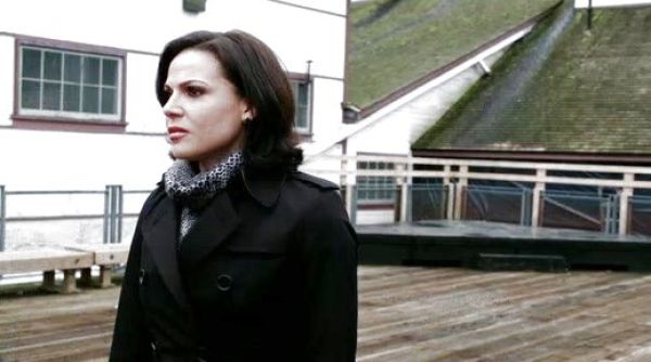 Regina Mills's Black Square Stud Earrings on Once Upon A Time 