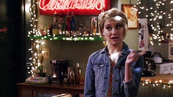 Riley Perrin's Cropped Denim Jacket on Baby Daddy