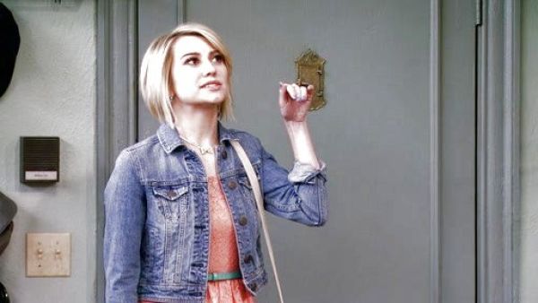 Riley Perrin's Mesh Metal Bow Necklace on Baby Daddy