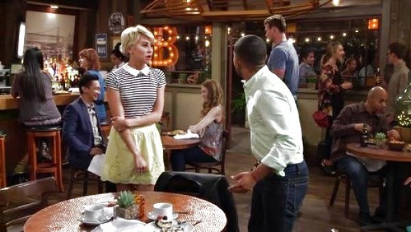 Riley Perrin's Striped Collared Linen Top on Baby Daddy