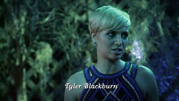 Sara Harvey's Blue Frost Stud Set on Pretty Little Liars