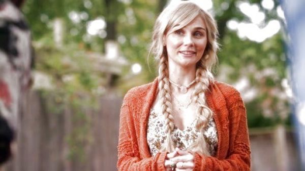 Scarlett O'connor's Switch-Stitch Cardigan on Nashville