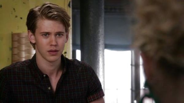Sebastian Kydd's Dark Red Tartan Short Sleeve Shirt on The Carrie Diaries