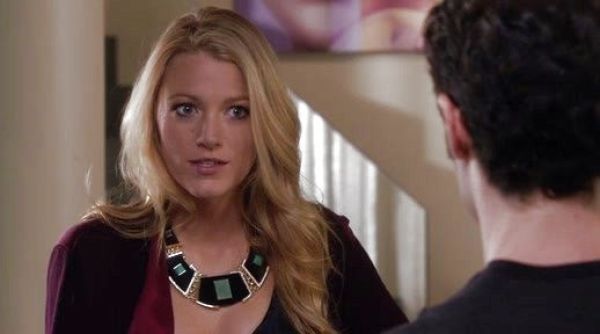 Serena Van Der Woodsen's Oversize Cardigan on Gossip Girl